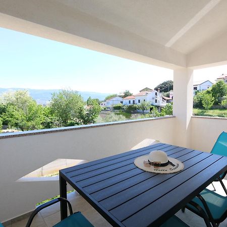 Apartments Mirjana Шіло Екстер'єр фото