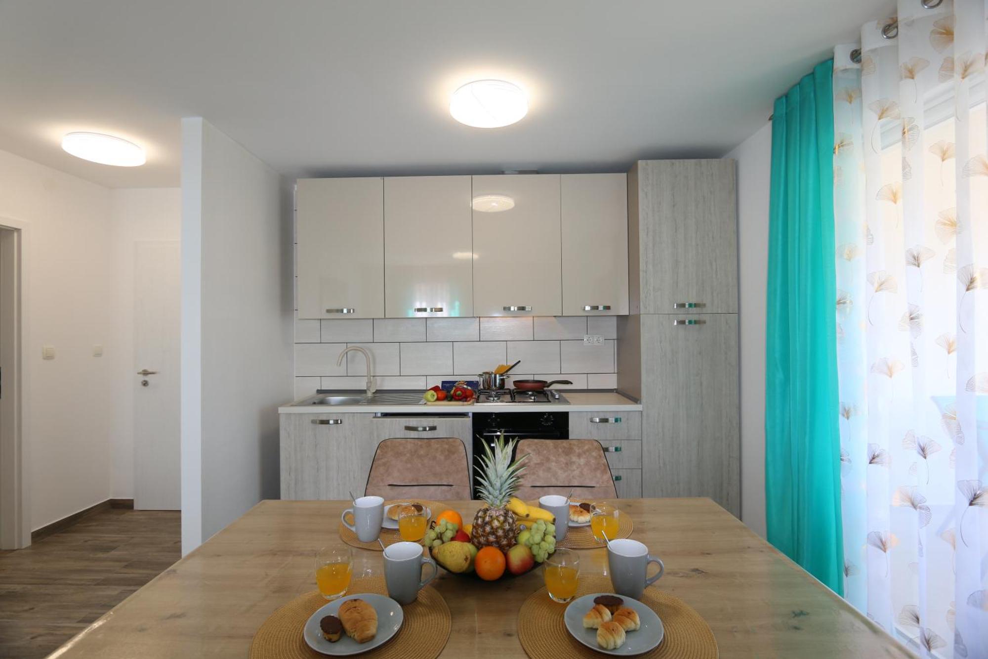 Apartments Mirjana Шіло Екстер'єр фото