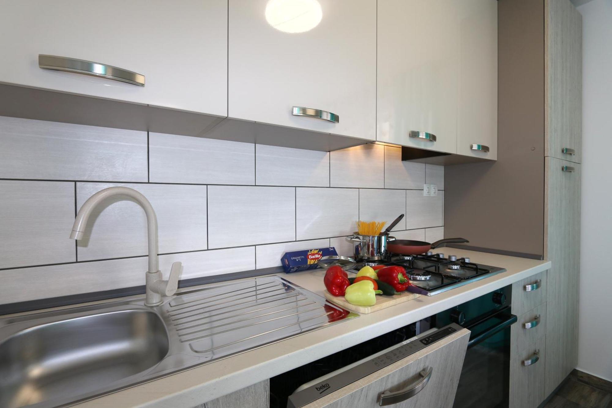 Apartments Mirjana Шіло Екстер'єр фото