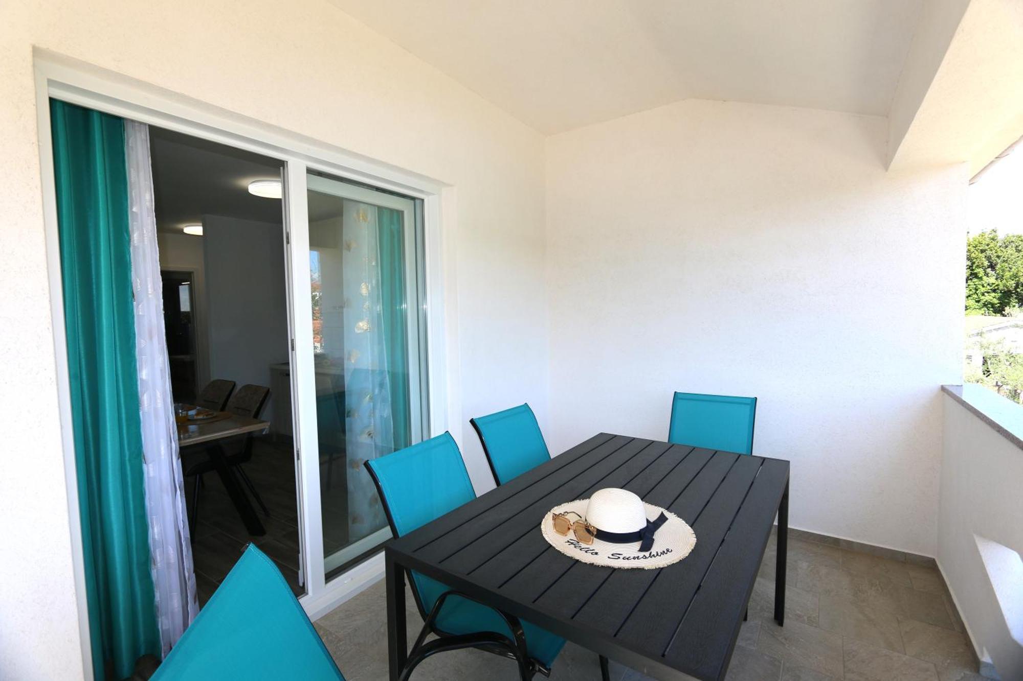 Apartments Mirjana Шіло Екстер'єр фото