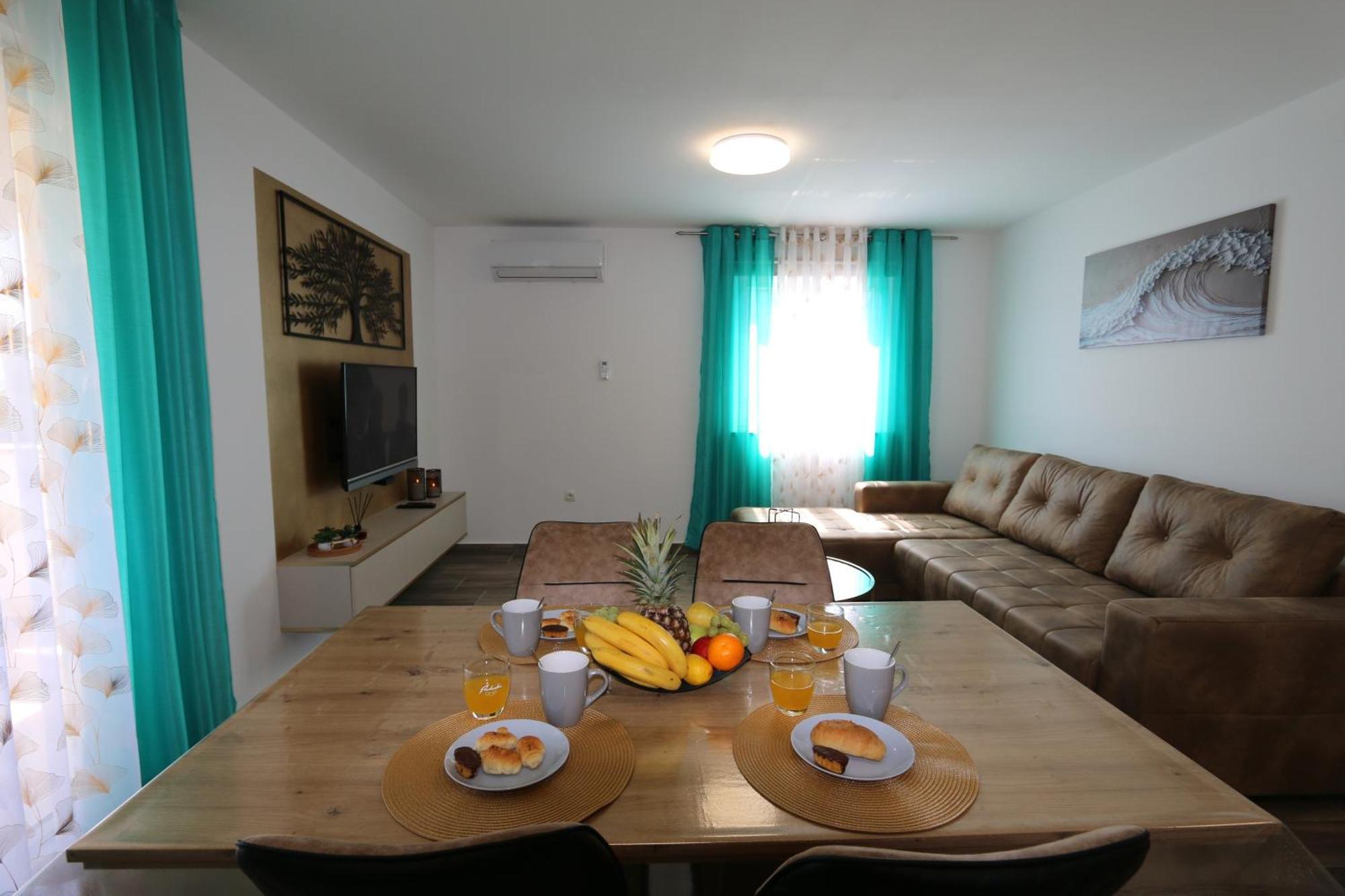 Apartments Mirjana Шіло Екстер'єр фото